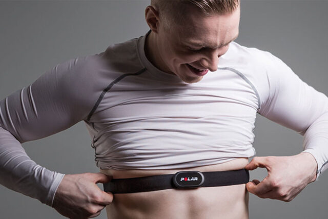 Merite svoj puls pomoću polar kaiša.