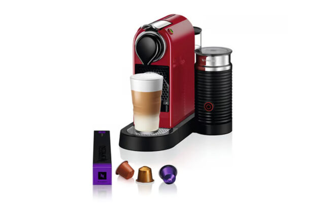 Espresso aparat Nespresso CitiZ & Milk - aparat za kafu sa mlečnim sistemom, idealan za brzu pripremu kapućina.